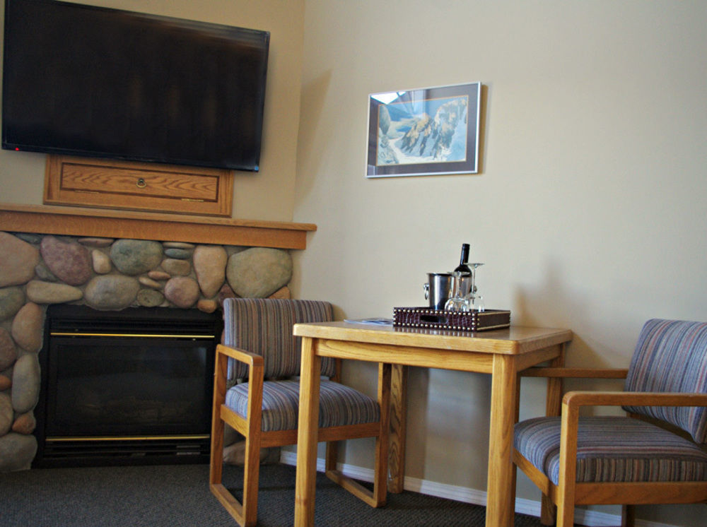 Radium Chalet Radium Hot Springs Extérieur photo