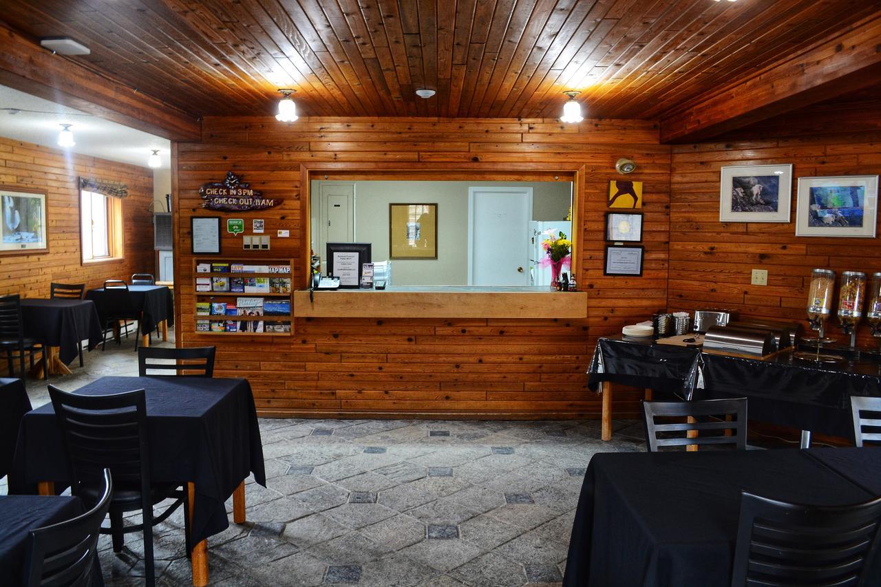Radium Chalet Radium Hot Springs Extérieur photo