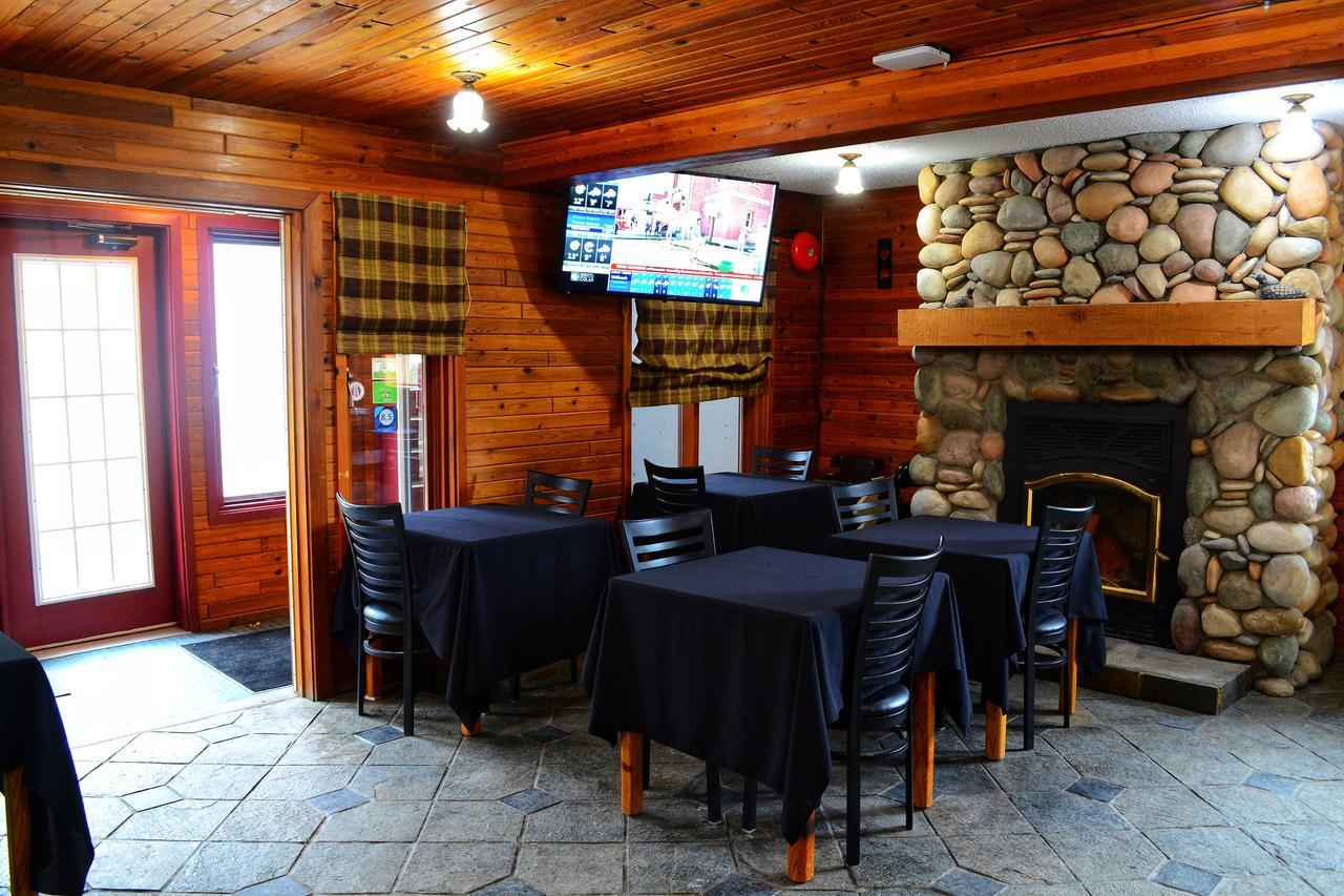 Radium Chalet Radium Hot Springs Extérieur photo
